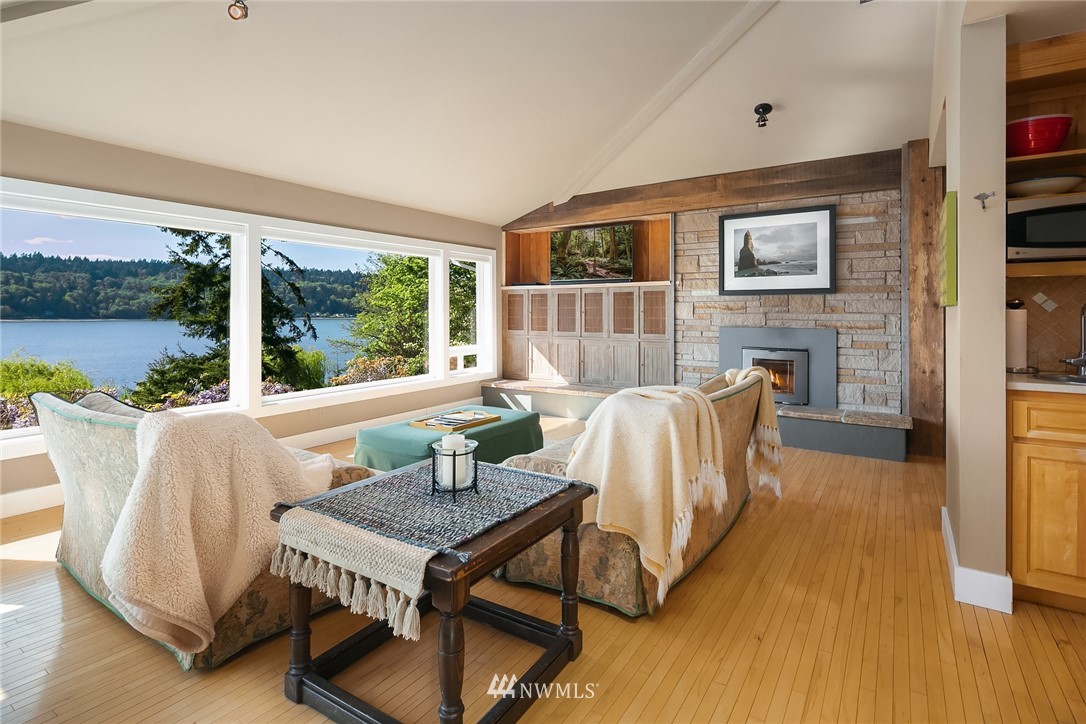 27225 Hake Road Southwest Vashon, WA 98070 - Photo 4 of 25 Gallery Image 4
