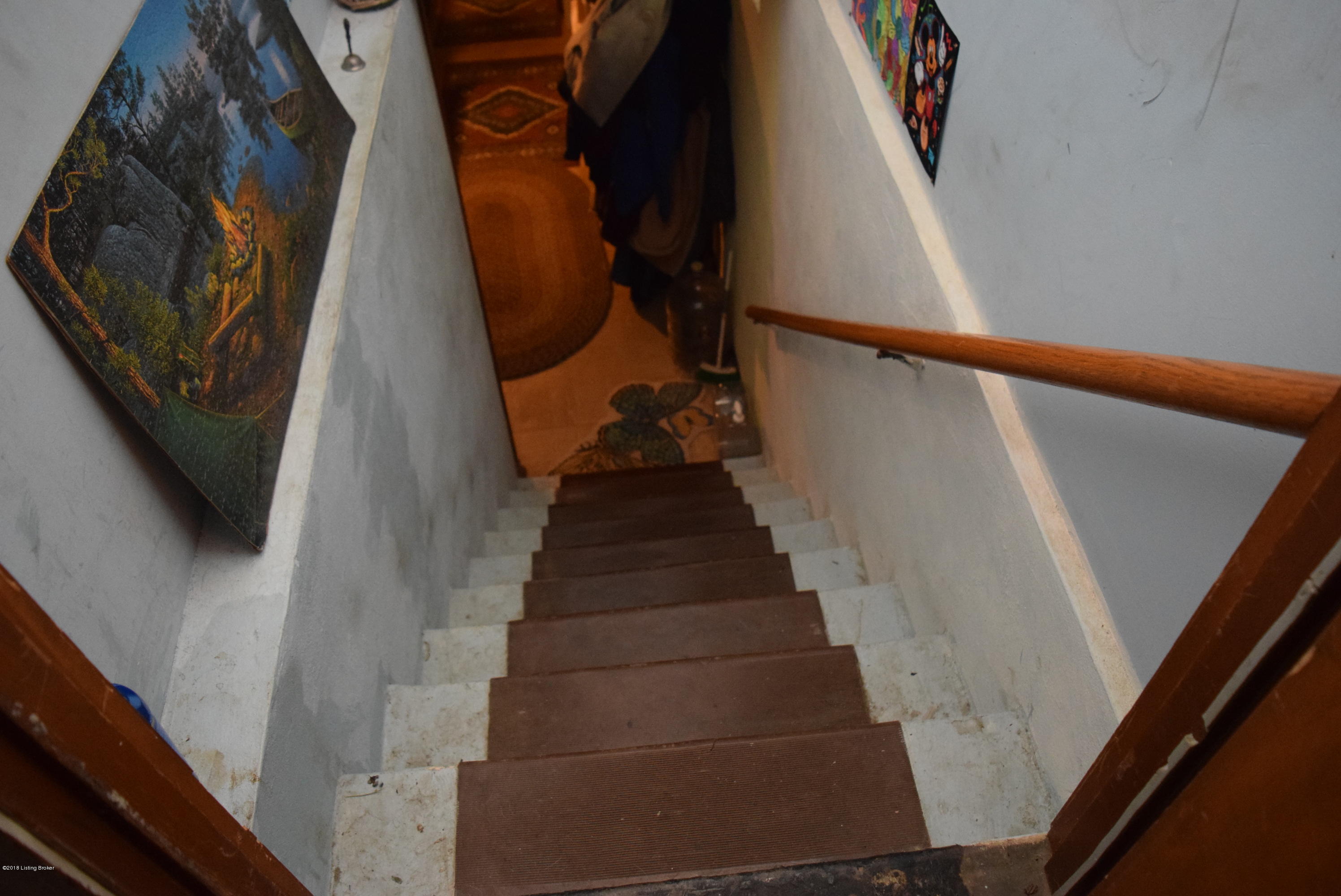2905 Sheldon Road Louisville, KY 40218 - Photo 20 of 26 Basement steps