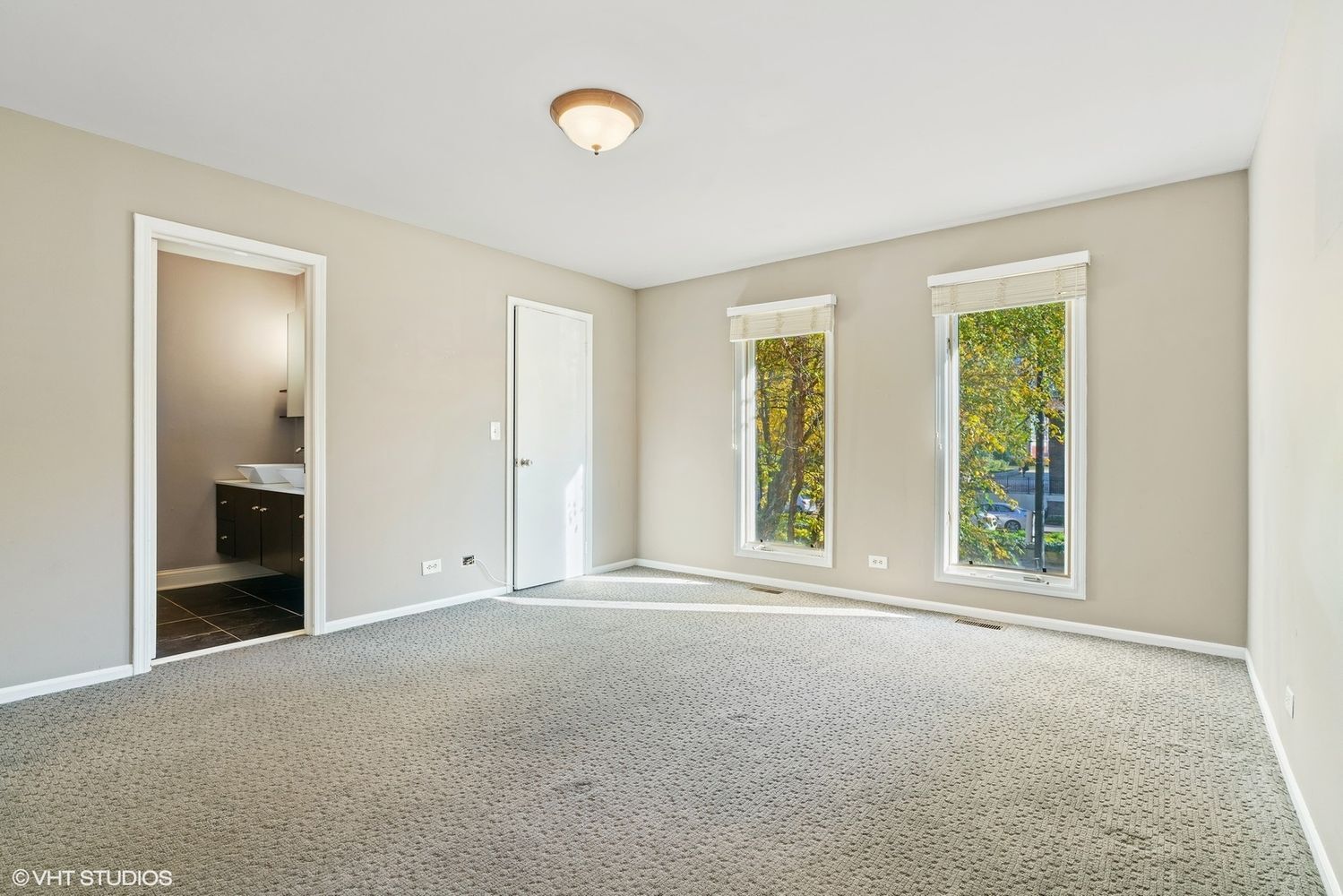 Undisclosed Address Chicago, IL 60610 - Photo 8 of 12 an empty room with windows and closet