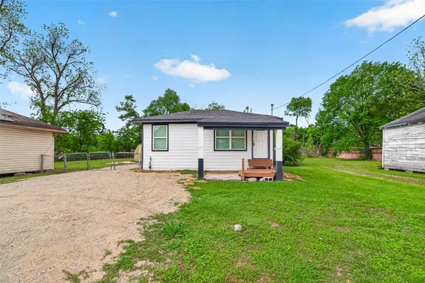 $1,000 | 6615 West Montgomery Road, Houston, TX 77091