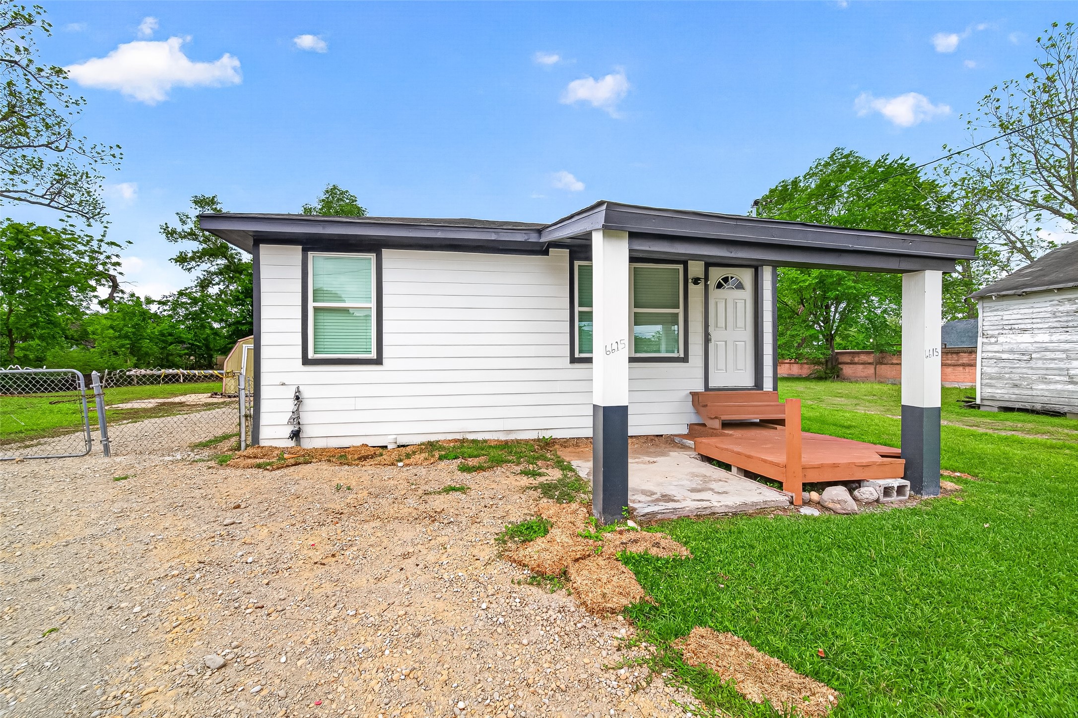 6615 West Montgomery Road Houston, TX 77091 - Photo 2 of 25