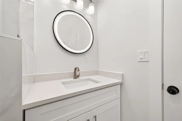 $1,000 | 6615 West Montgomery Road, Houston, TX 77091