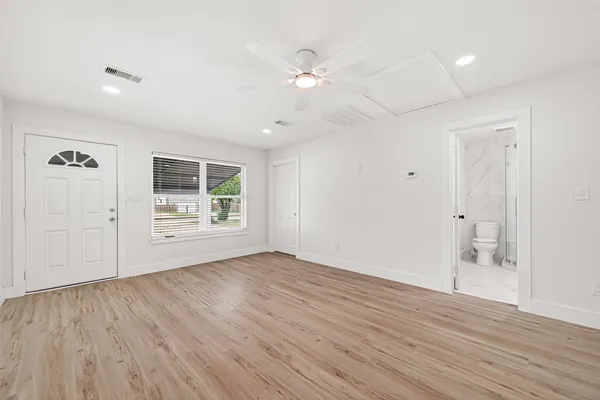 $1,000 | 6615 West Montgomery Road, Houston, TX 77091
