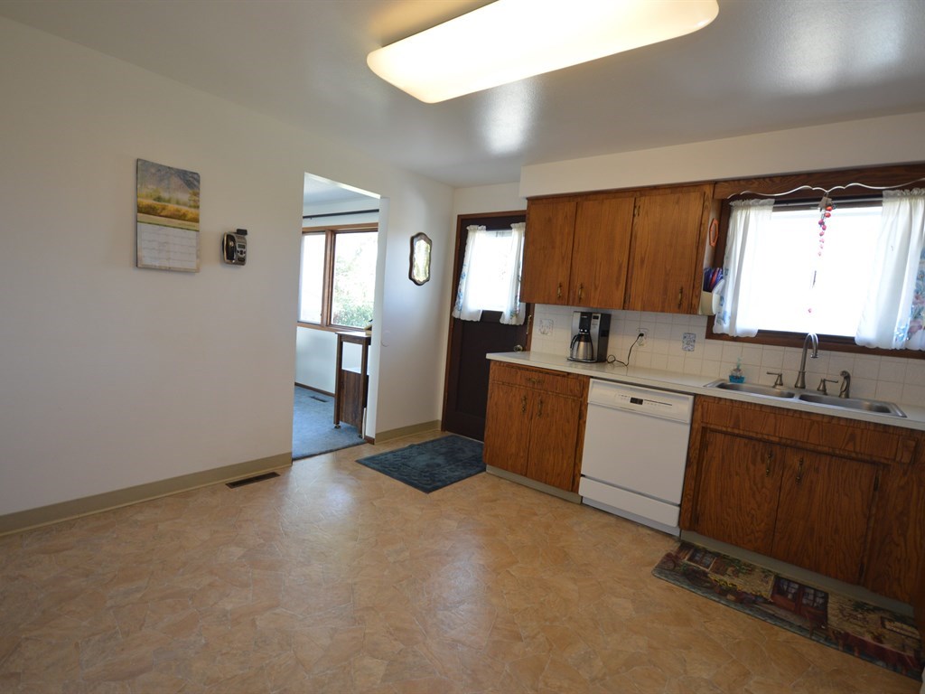 3120 West Strong Road Spokane, WA 99208 - Photo 4 of 17 Gallery Image 4