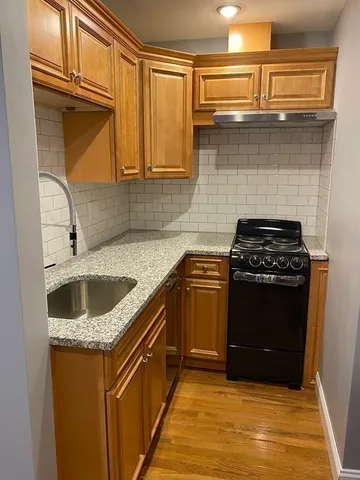 $2,000 | 55 Marshall Street, Unit 2, Somerville, MA 02145