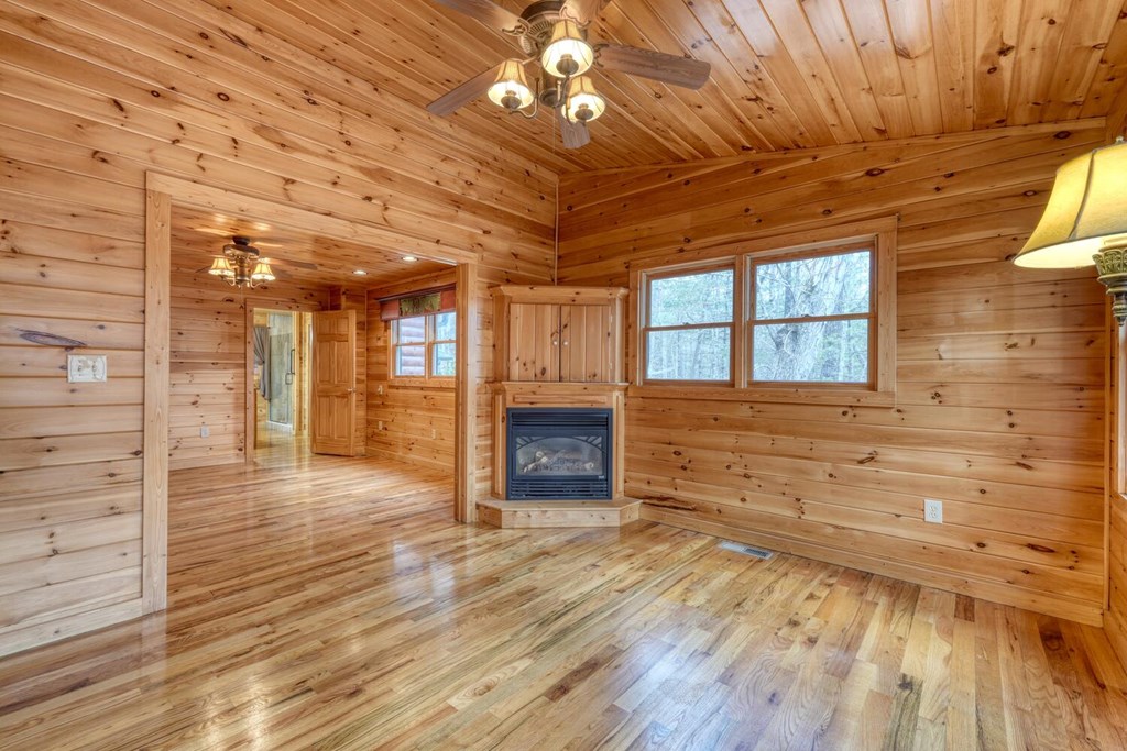 180 Shepherds Ridge Morganton, GA 30560 - Photo 44 of 66 a view of livingroom with hardwood