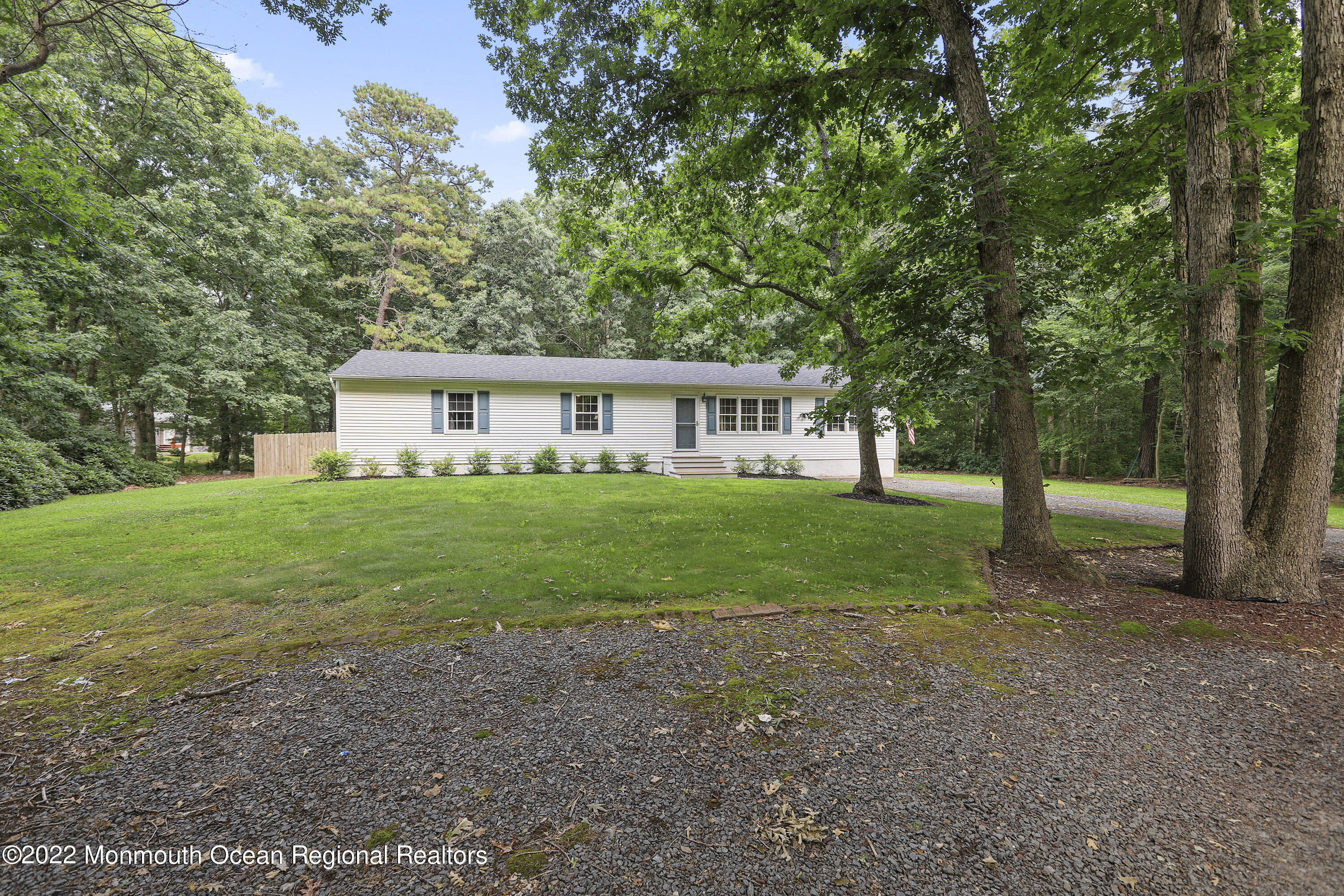 463 Cedar Swamp Road Jackson, NJ 08527 - Photo 3 of 40 5W5A3909