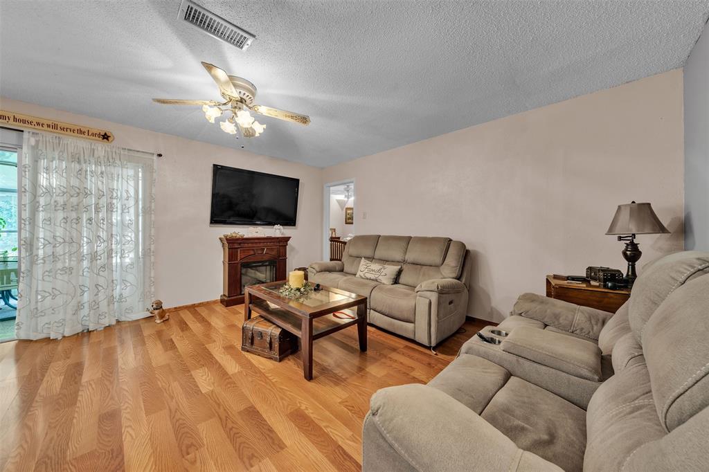 19 Page Street Hurst, TX 76053 - Photo 12 of 39
