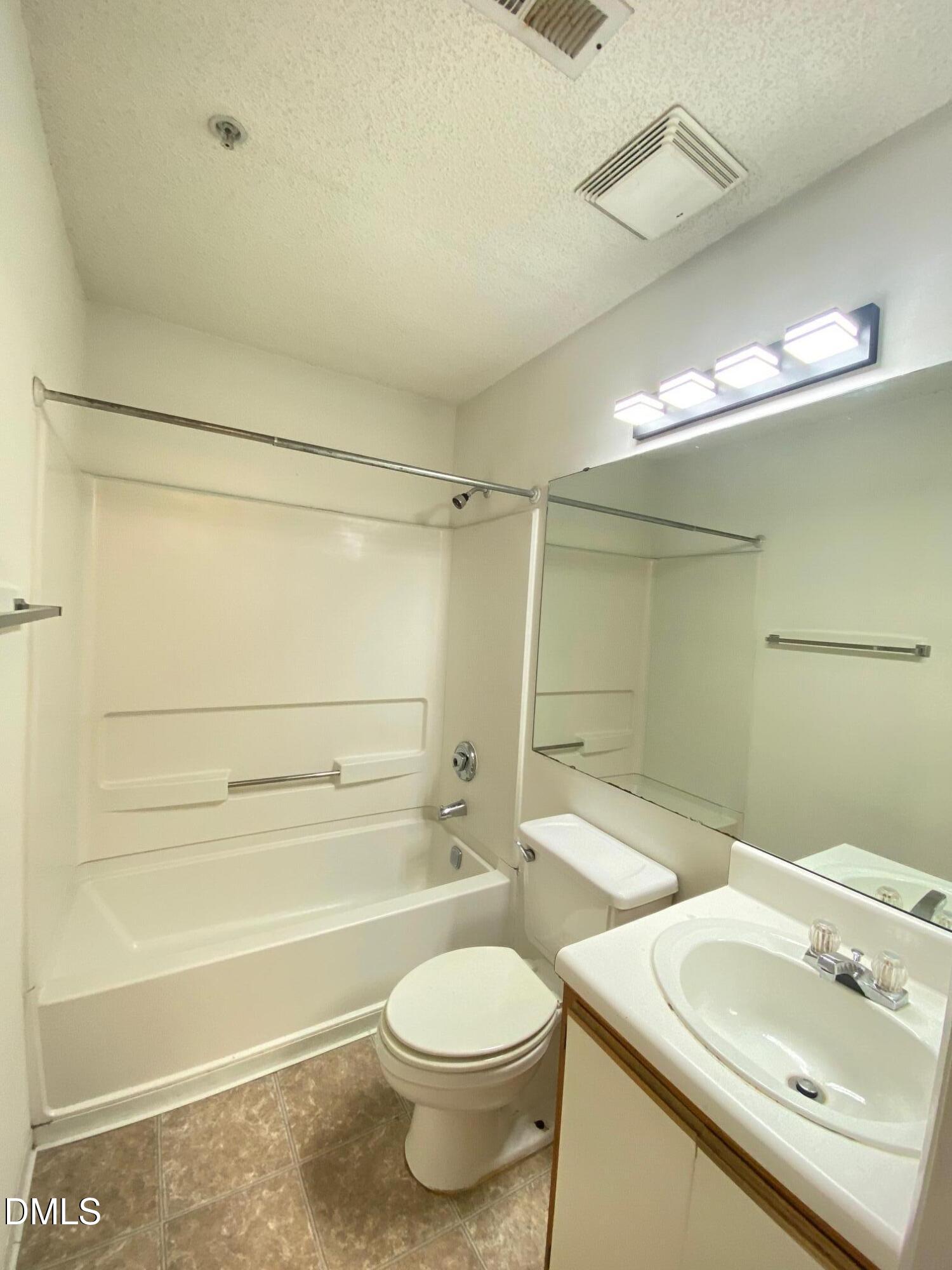 1220 University Court, Unit 203 Raleigh, NC 27606 - Photo 24 of 31 IMG_1507