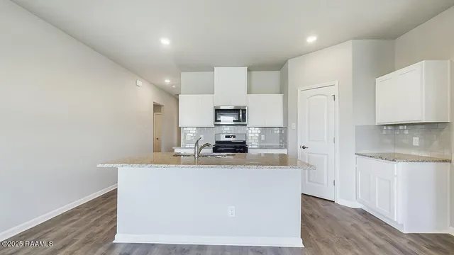 $227,000 | 150 Cottage Cove, Maurice, LA 70555