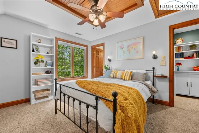 $1,225,000 | 128 East Pinecrest Court, Boone, NC 28607