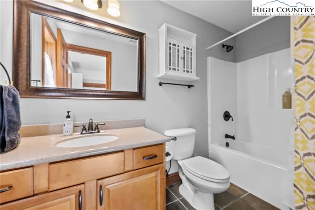 $1,225,000 | 128 East Pinecrest Court, Boone, NC 28607