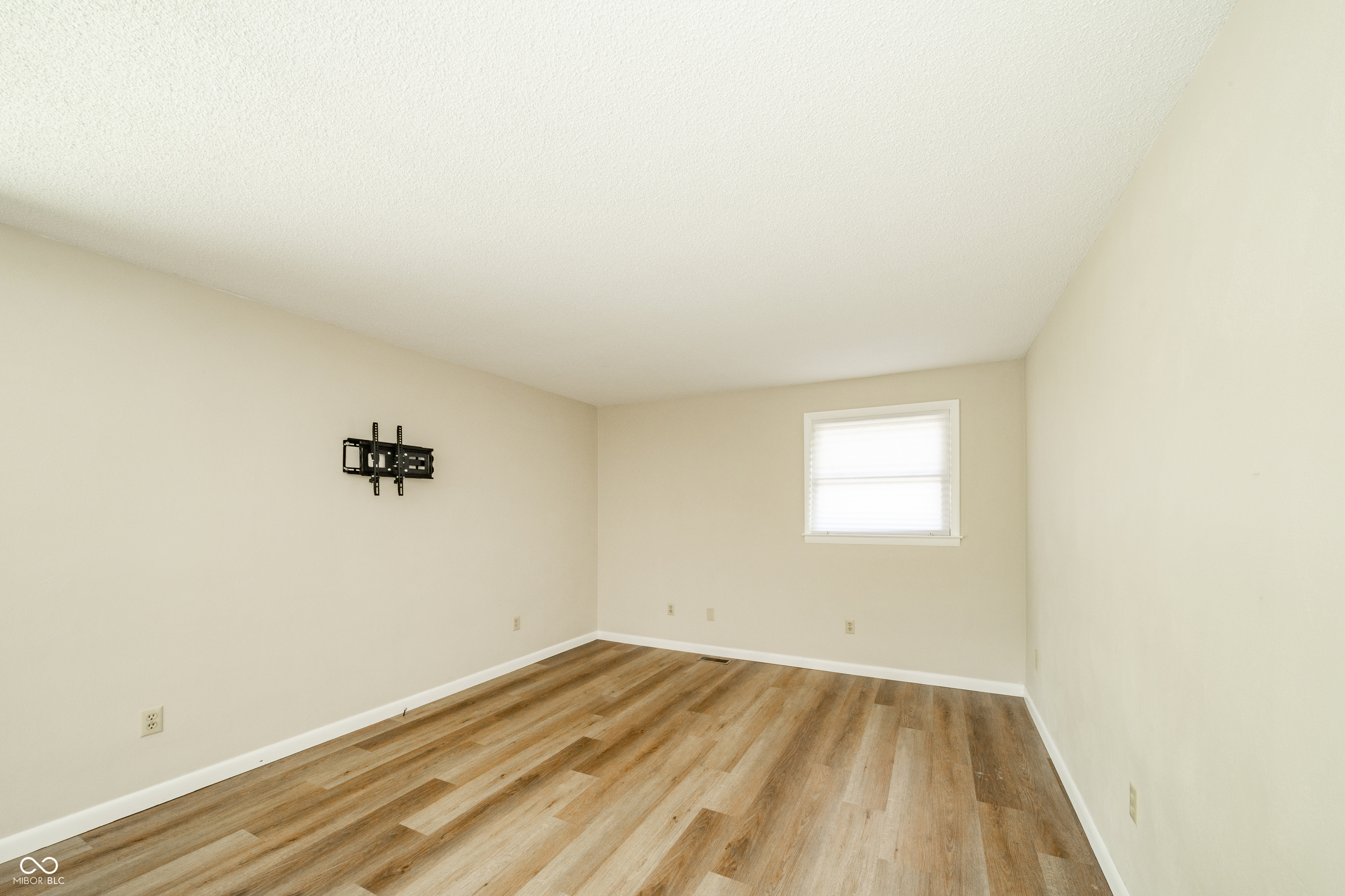 238 Mulberry Road Chesterfield, IN 46017 - Photo 8 of 27 Gallery Image 8