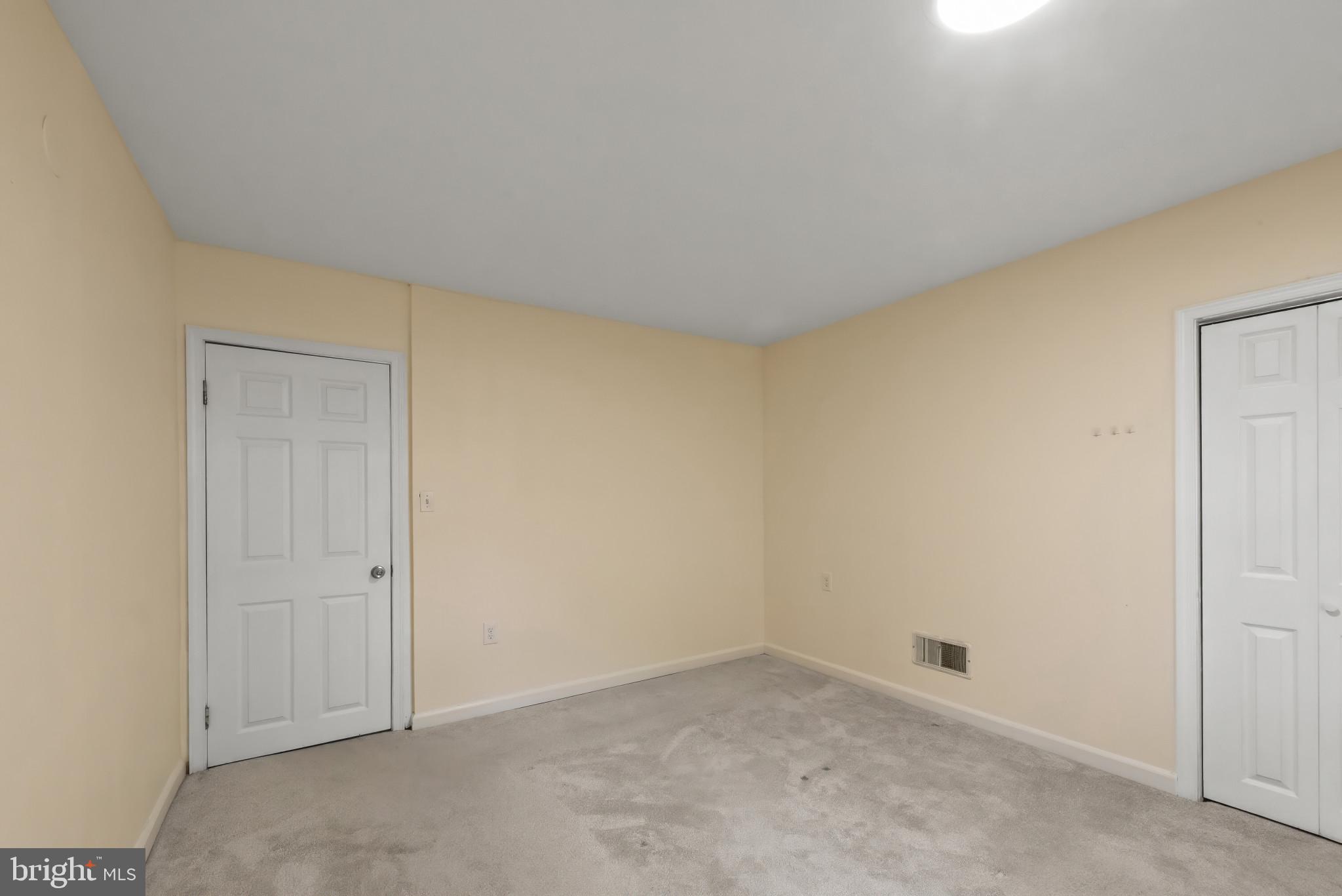 735 Cliffedge Road Baltimore, MD 21208 - Photo 14 of 39 a view of an empty room