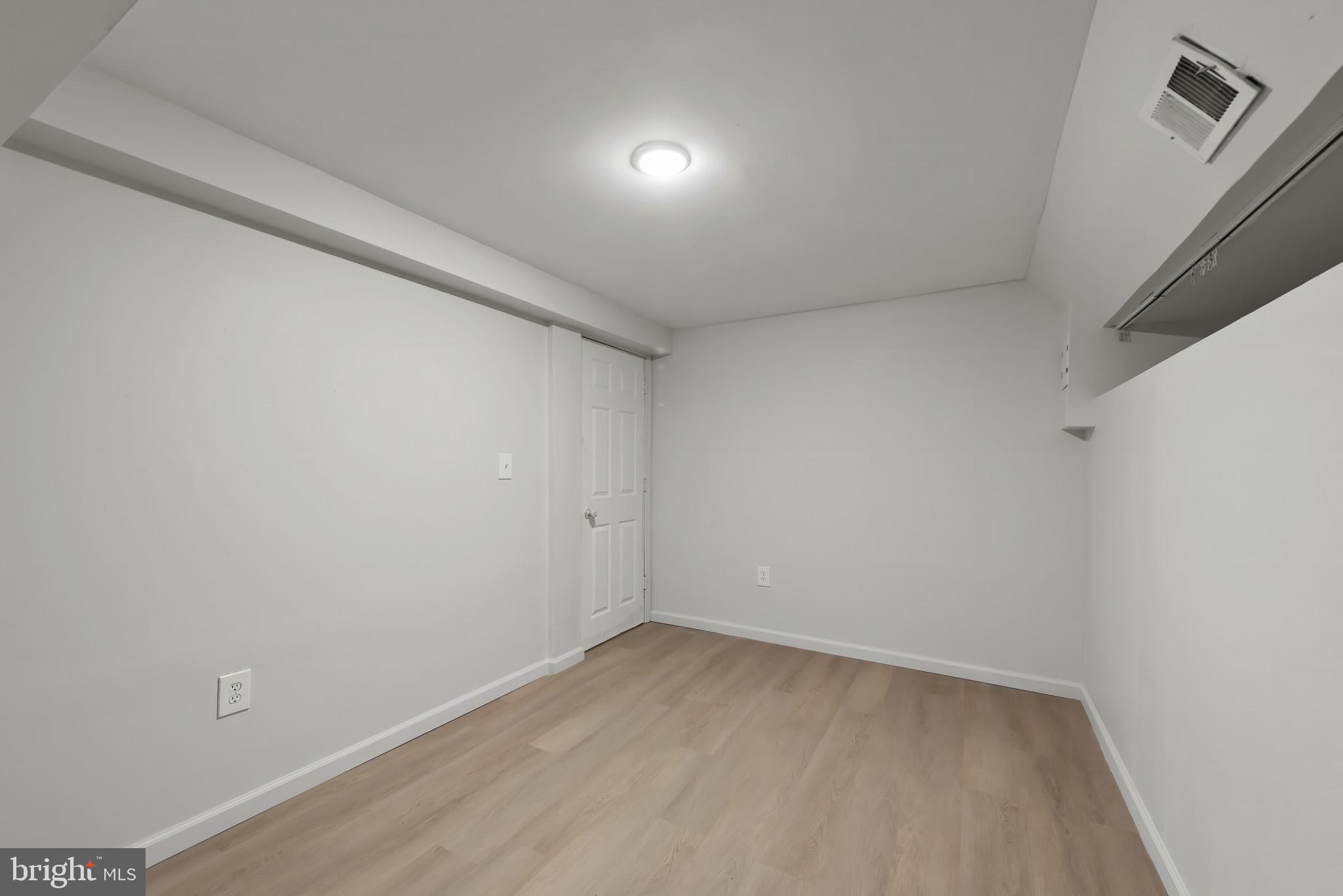 735 Cliffedge Road Baltimore, MD 21208 - Photo 31 of 39 a view of an empty room