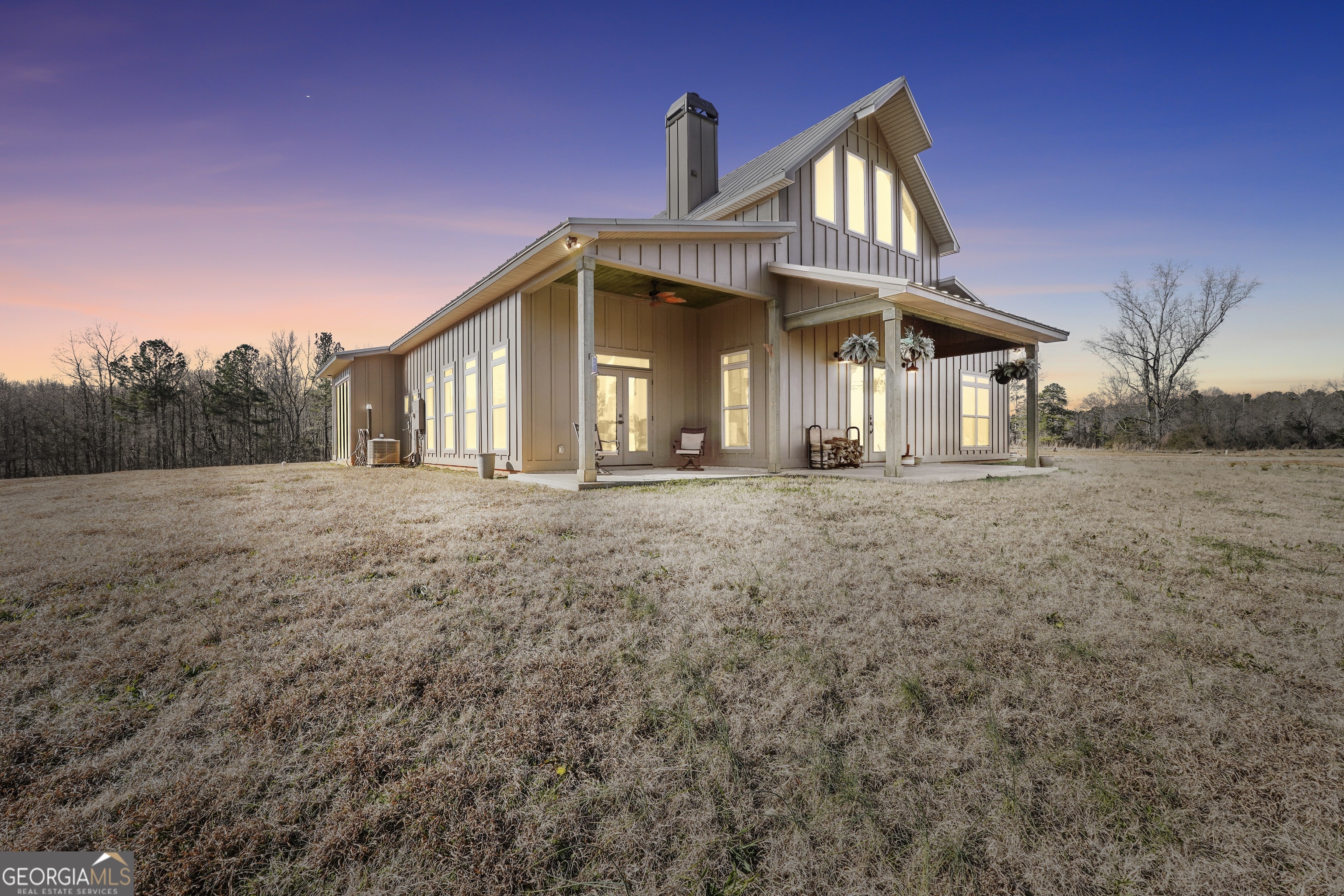 616 Shackelford Road Griffin, GA 30224 - Photo 2 of 64 a front view of a house with a yard