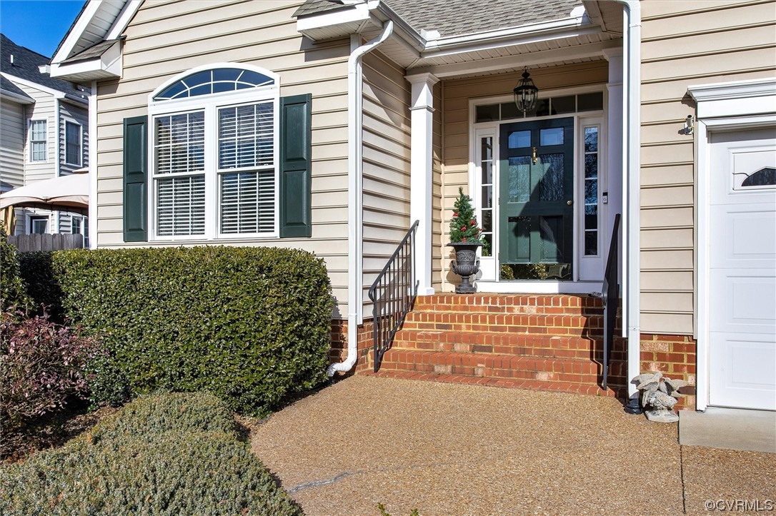 9508 Meadowview Road Henrico, VA 23294 - Photo 2 of 34 front view of a house