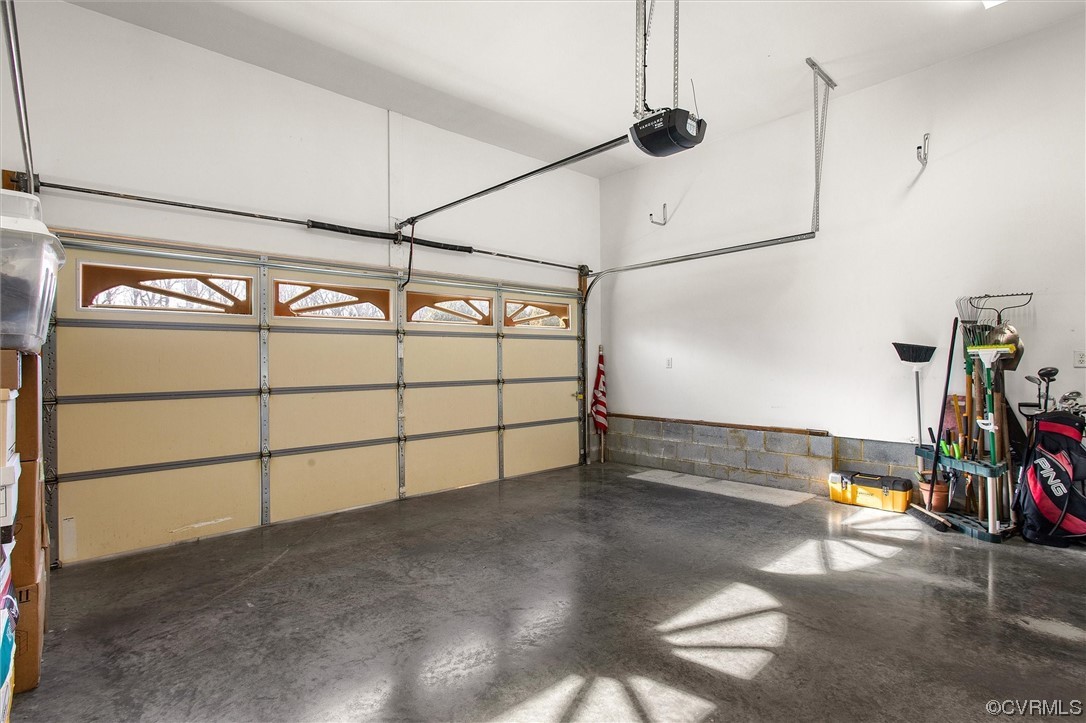 9508 Meadowview Road Henrico, VA 23294 - Photo 24 of 34 a view of a garage