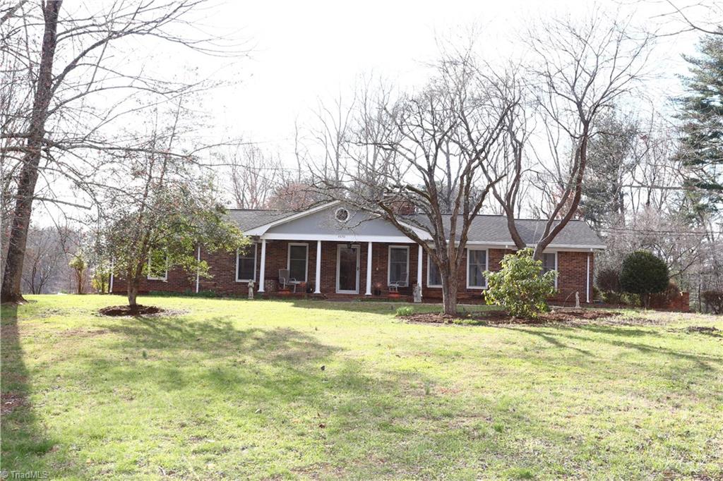 8030 Idols Road Clemmons, NC 27012 - Photo 2 of 25 Gallery Image 2