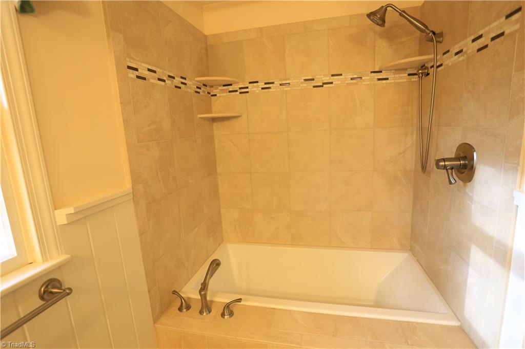 8030 Idols Road Clemmons, NC 27012 - Photo 13 of 25 Gallery Image 13