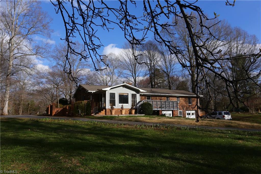 8030 Idols Road Clemmons, NC 27012 - Photo 3 of 25 Gallery Image 3