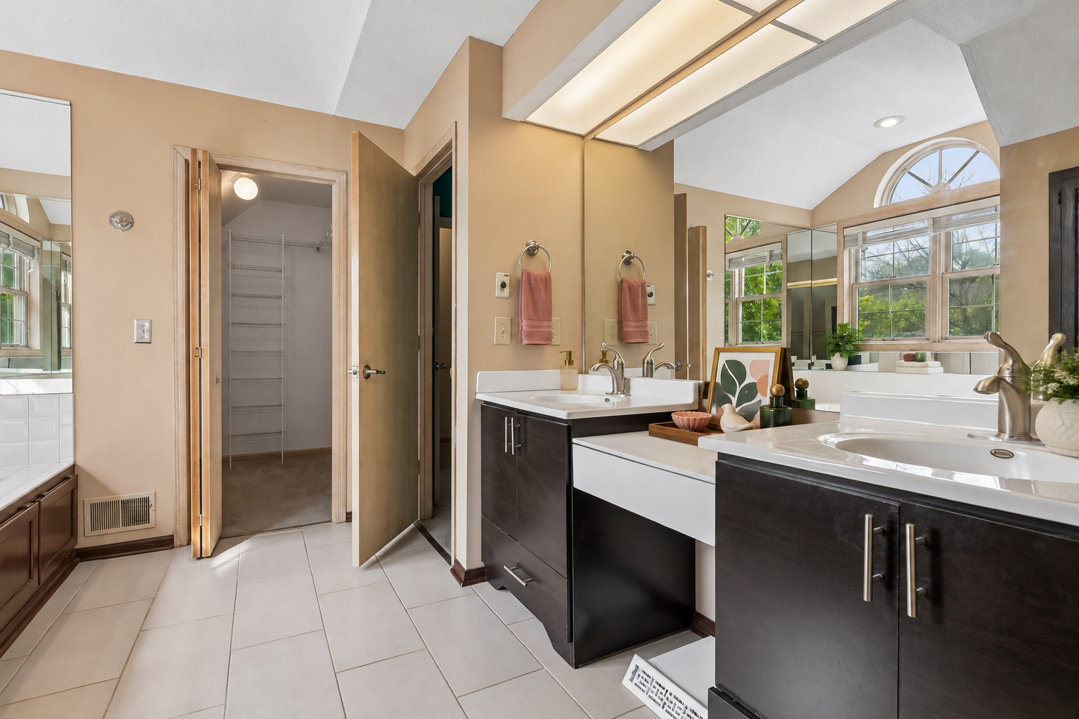 4902 Bayswater Road Minnetonka, MN 55345 - Photo 39 of 55 Gallery Image 39