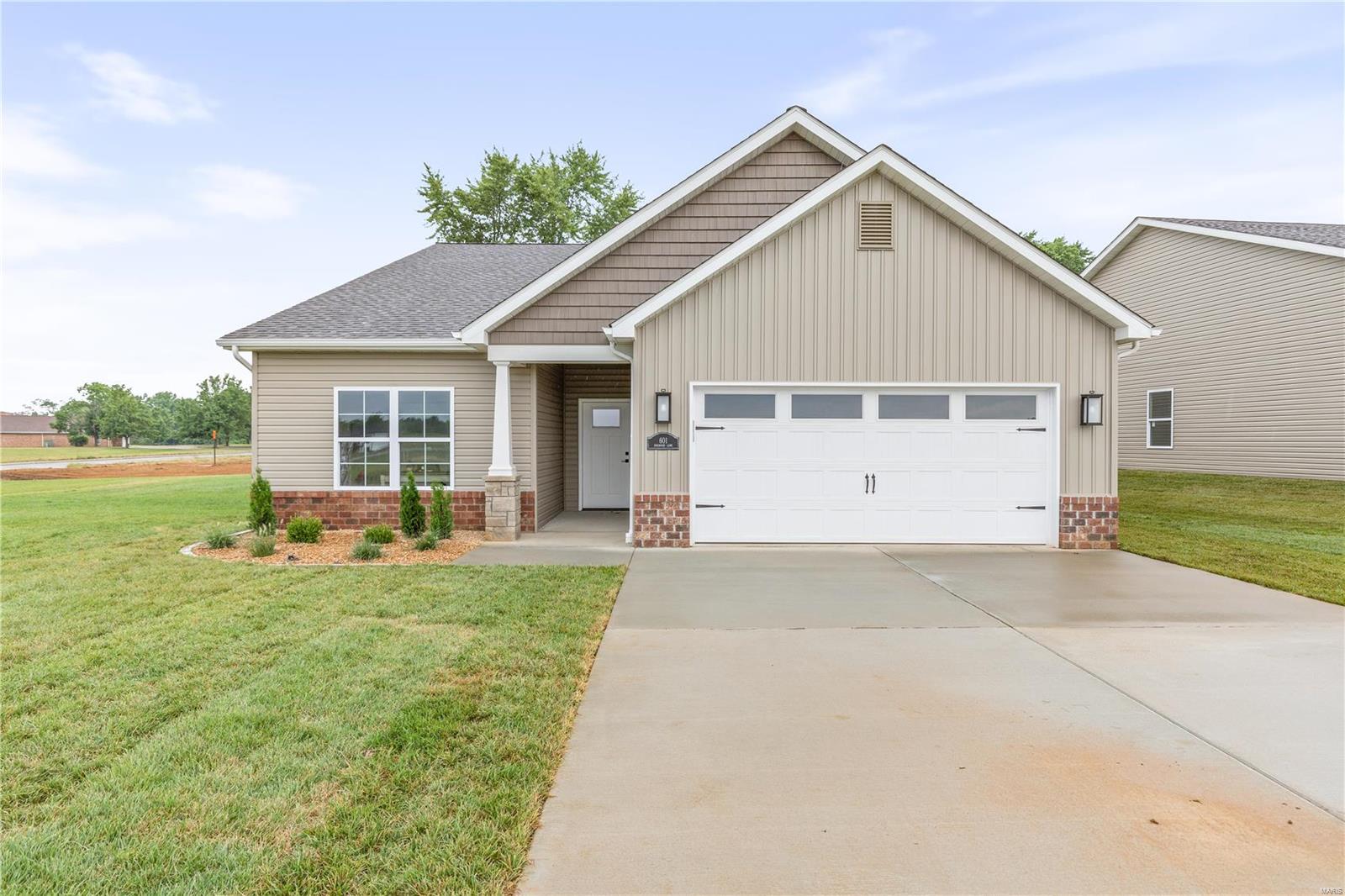 613 Dogwood Ln  