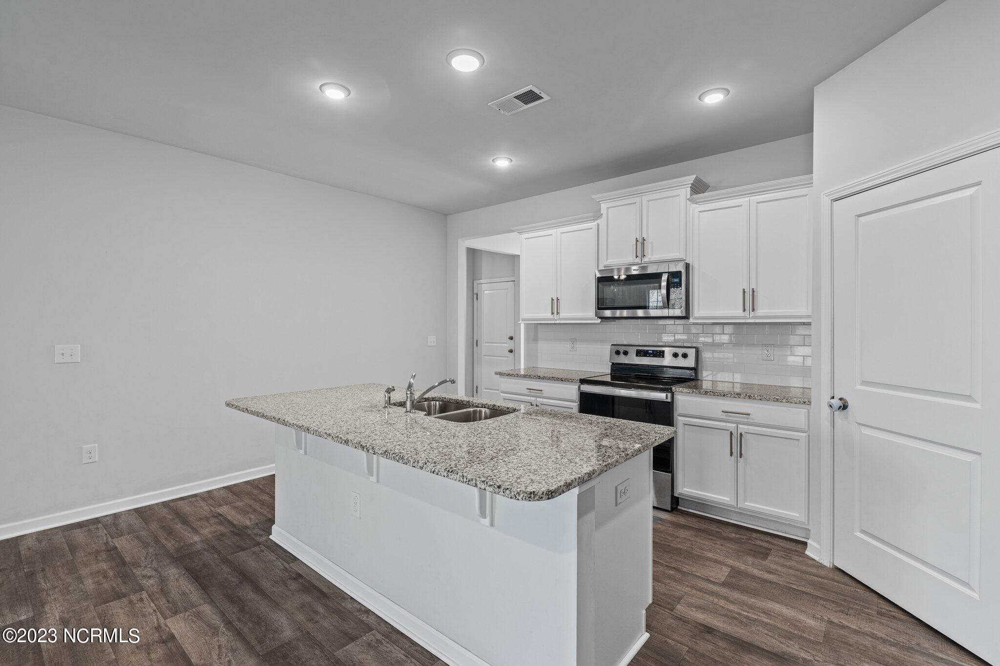 207 Frida Road New Bern, NC 28560 - Photo 21 of 47 26-web-or-mls-2I3A0045