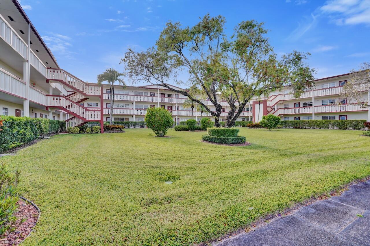 189 Brighton East Boca Raton, FL 33434 - Photo 32 of 32 189 Brighton E - 3