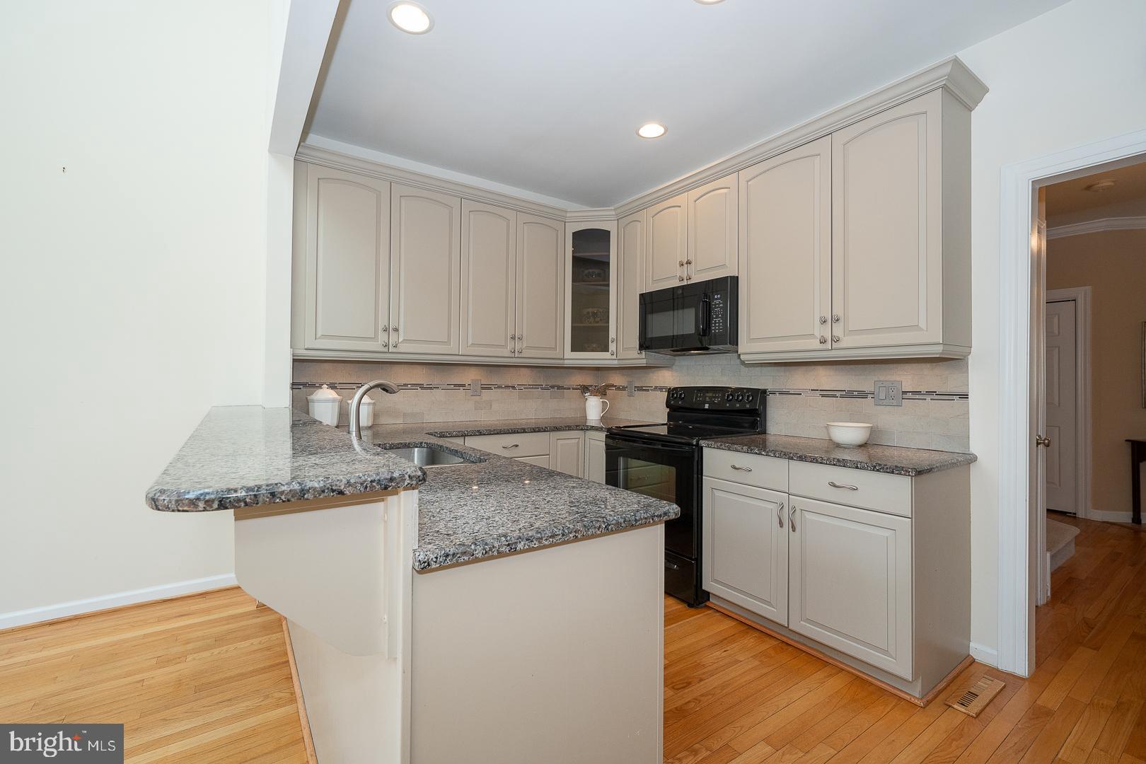 125 Springton Mews Circle Media, PA 19063 - Photo 8 of 40