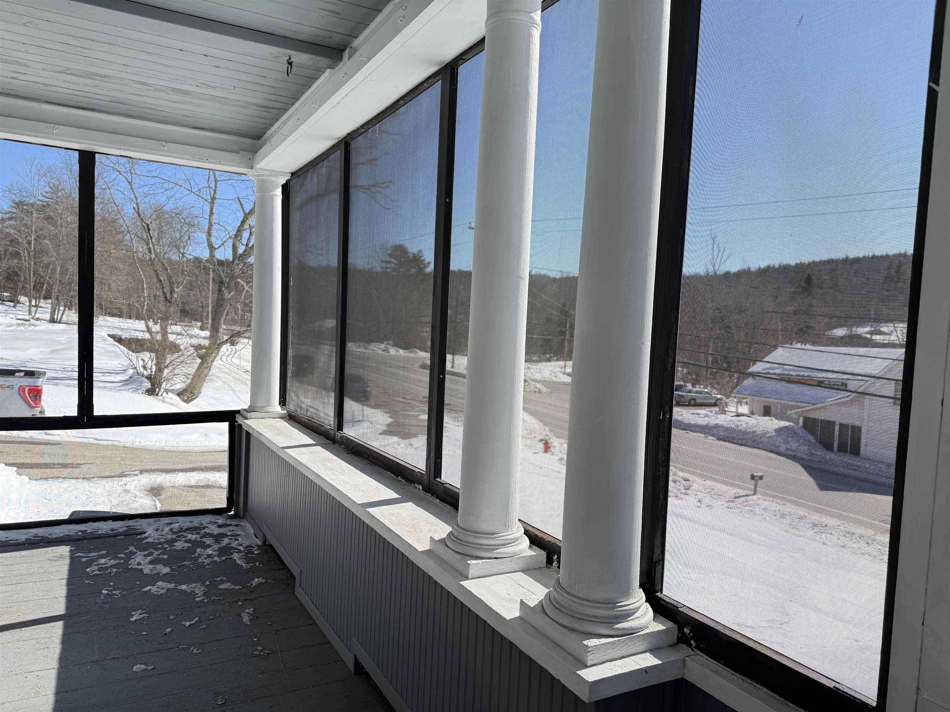 1566 Dover Road Epsom, NH 03234 - Photo 4 of 45