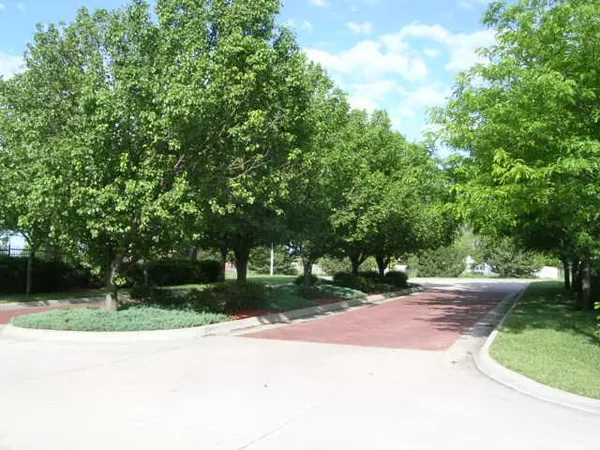 $23,000 | 109 Kingsway, Hesston, KS 67062