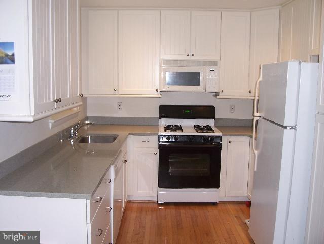 6924 Ruskin Street Springfield, VA 22150 - Photo 3 of 16 Kitchen