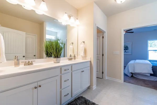 $449,990 | 1366 English Oak Drive, Clarksville, TN 37043