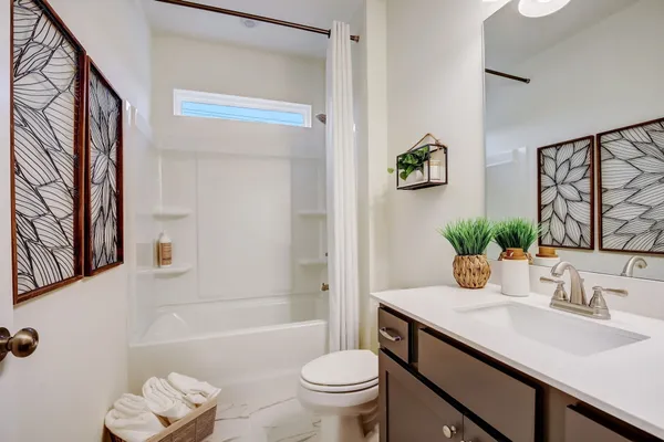 $449,990 | 1366 English Oak Drive, Clarksville, TN 37043