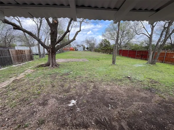 $1,600 | 577 West 6th Street, Lancaster, TX 75146