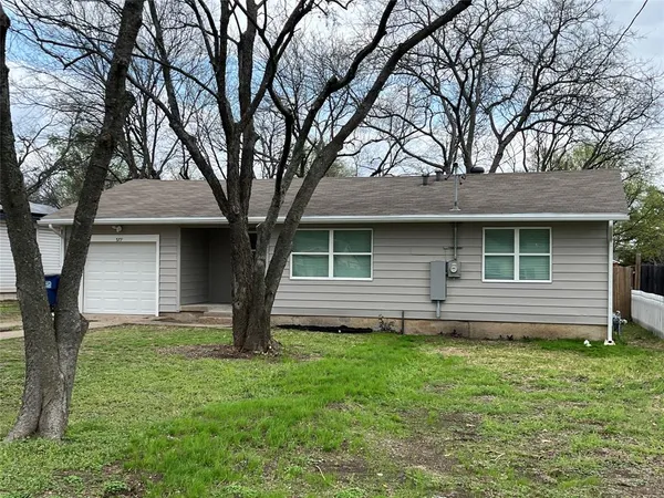 $1,600 | 577 West 6th Street, Lancaster, TX 75146