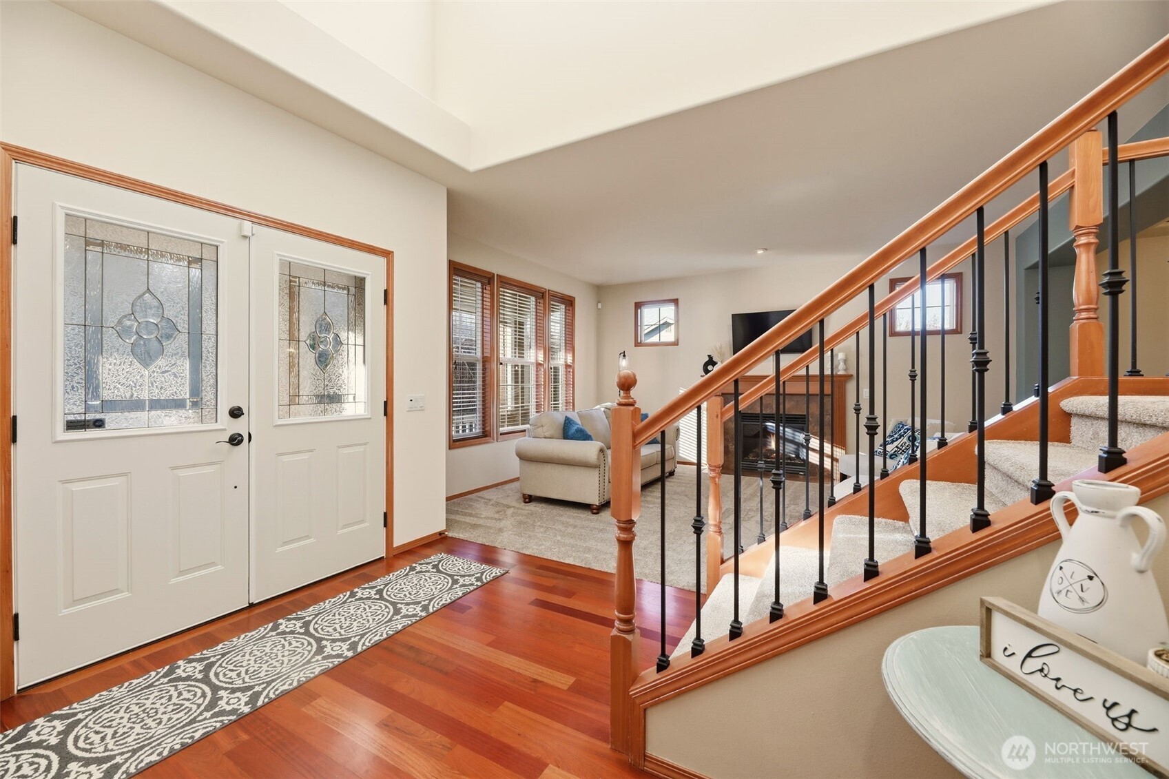 13621 3rd Street Southeast Snohomish, WA 98290 - Photo 17 of 38 a view of an entryway with wooden floor
