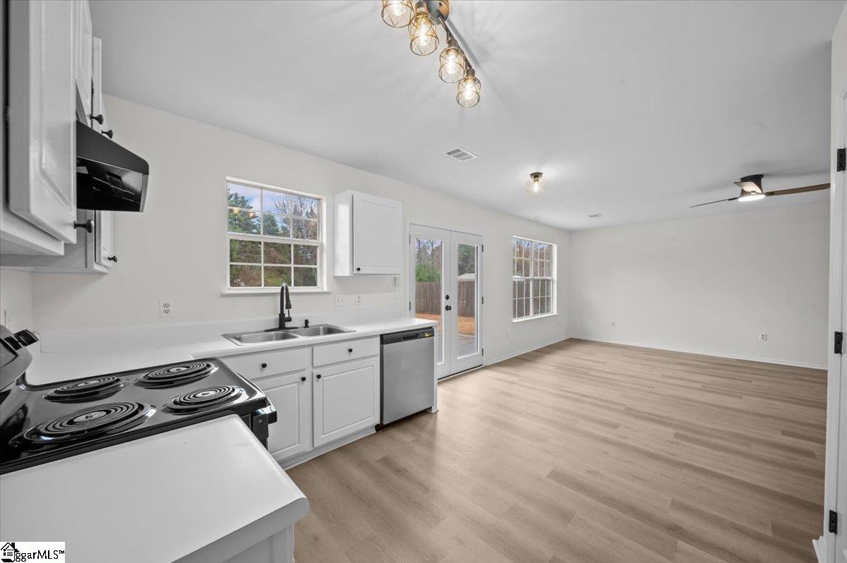 203 Tripmont Court Simpsonville, SC 29680 - Photo 14 of 38