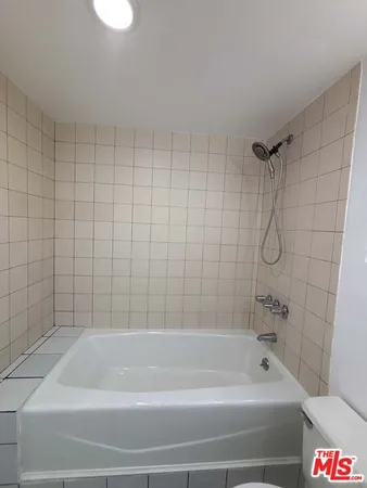 $5,000 | 915 Broadway Street, Unit 2, Venice, CA 90291