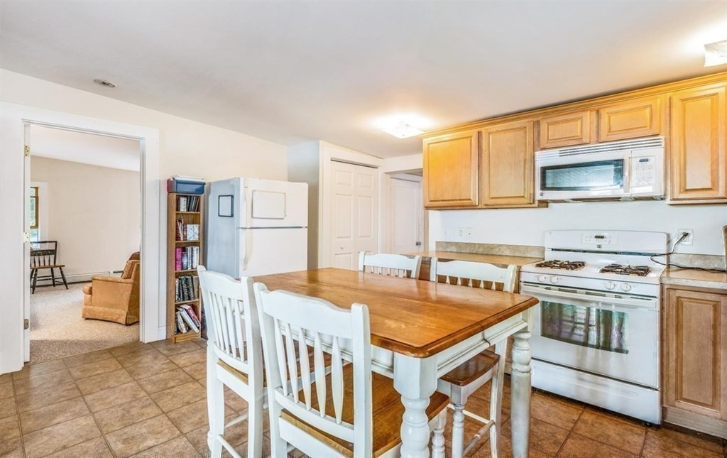 352 Mashpee Neck Road Mashpee, MA 02649 - Photo 17 of 27 Gallery Image 17
