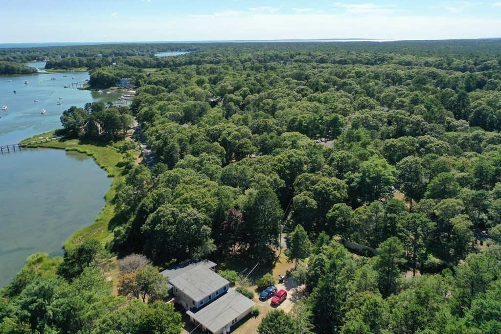 352 Mashpee Neck Road Mashpee, MA 02649 - Photo 3 of 27 Gallery Image 3
