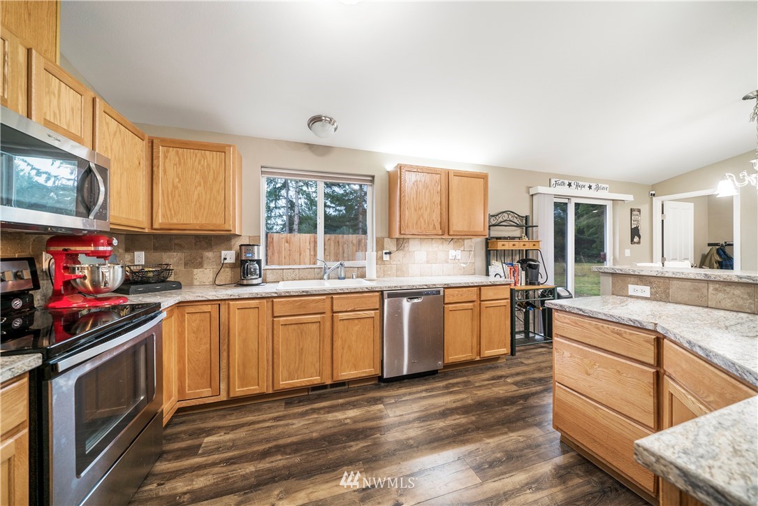 17932 Barj Lane Southwest Rochester, WA 98579 - Photo 12 of 25 Gallery Image 12