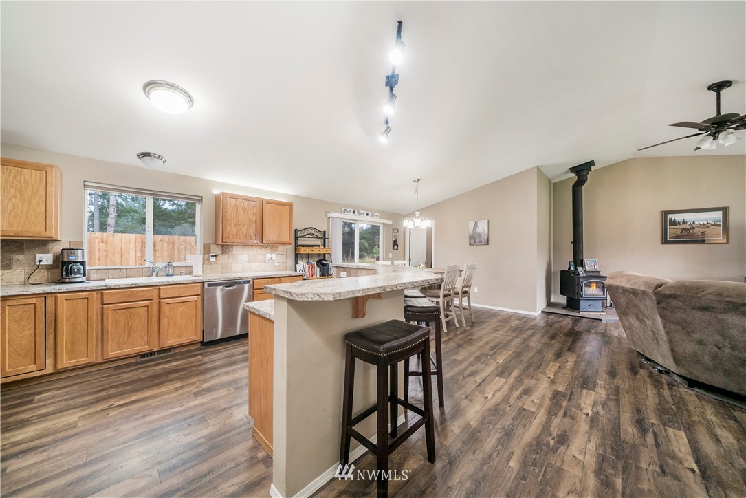 17932 Barj Lane Southwest Rochester, WA 98579 - Photo 9 of 25 Gallery Image 9