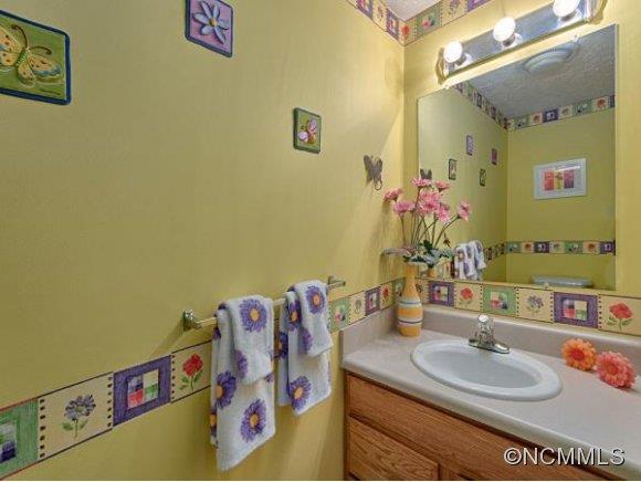 18 Bridgestone Road Swannanoa, NC 28778 - Photo 8 of 12 Gallery Image 8