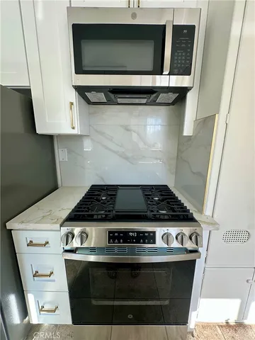 $3,800 | 933 Bayview Drive, Hermosa Beach, CA 90254