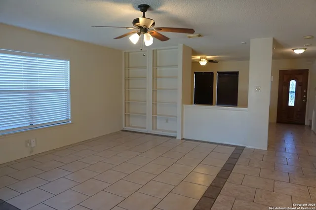 $1,950 | 7515 Foss Meadows, San Antonio, TX 78244