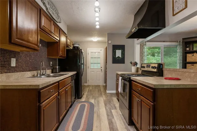 $289,900 | 3962 South Fire Lane Road, Pekin, IN 47165