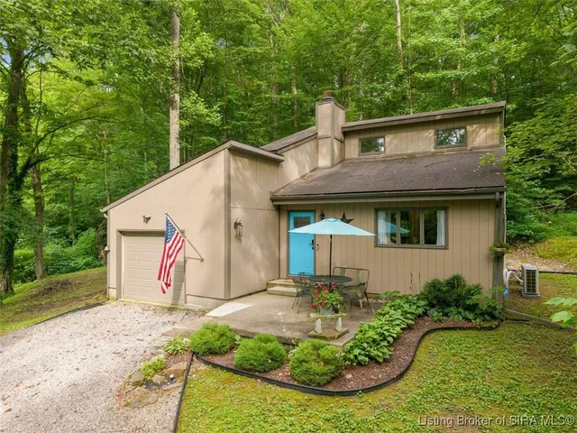 $289,900 | 3962 South Fire Lane Road, Pekin, IN 47165