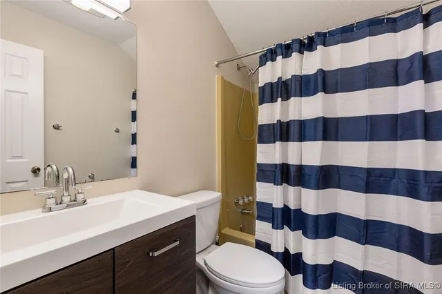 $289,900 | 3962 South Fire Lane Road, Pekin, IN 47165